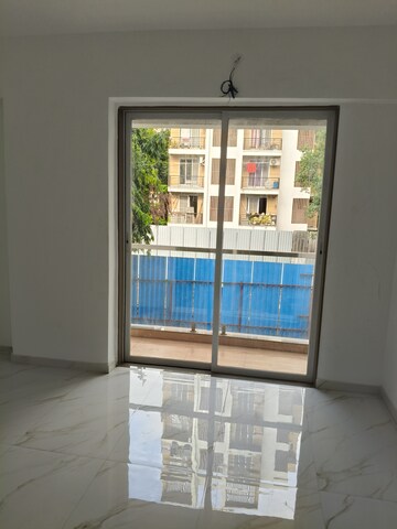Room in 3 BHK Apartment at Dura Giriraj Sparsh, Naupada – for Sale