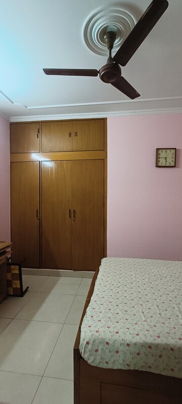 Furnished Amenities in 3 BHK Apartment at DDA Rosewood Apartments, Vasant Kunj – for Rent