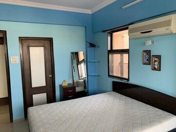 Room in 2 BHK Apartment at Brindavan, Kalina – for Rent
