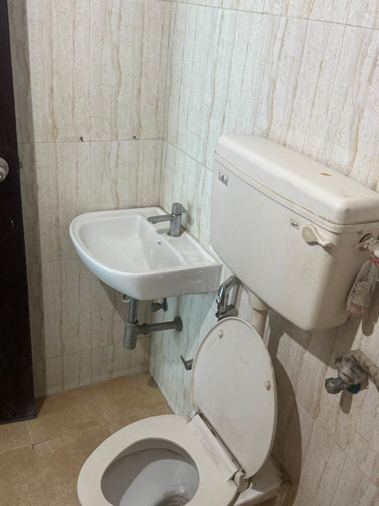 Attached Bathroom, sthaayin-shrestha 2 Bedroom 575 Sq.Ft. Apartment In Ulwe Sector 18 Navi Mumbai 8785770