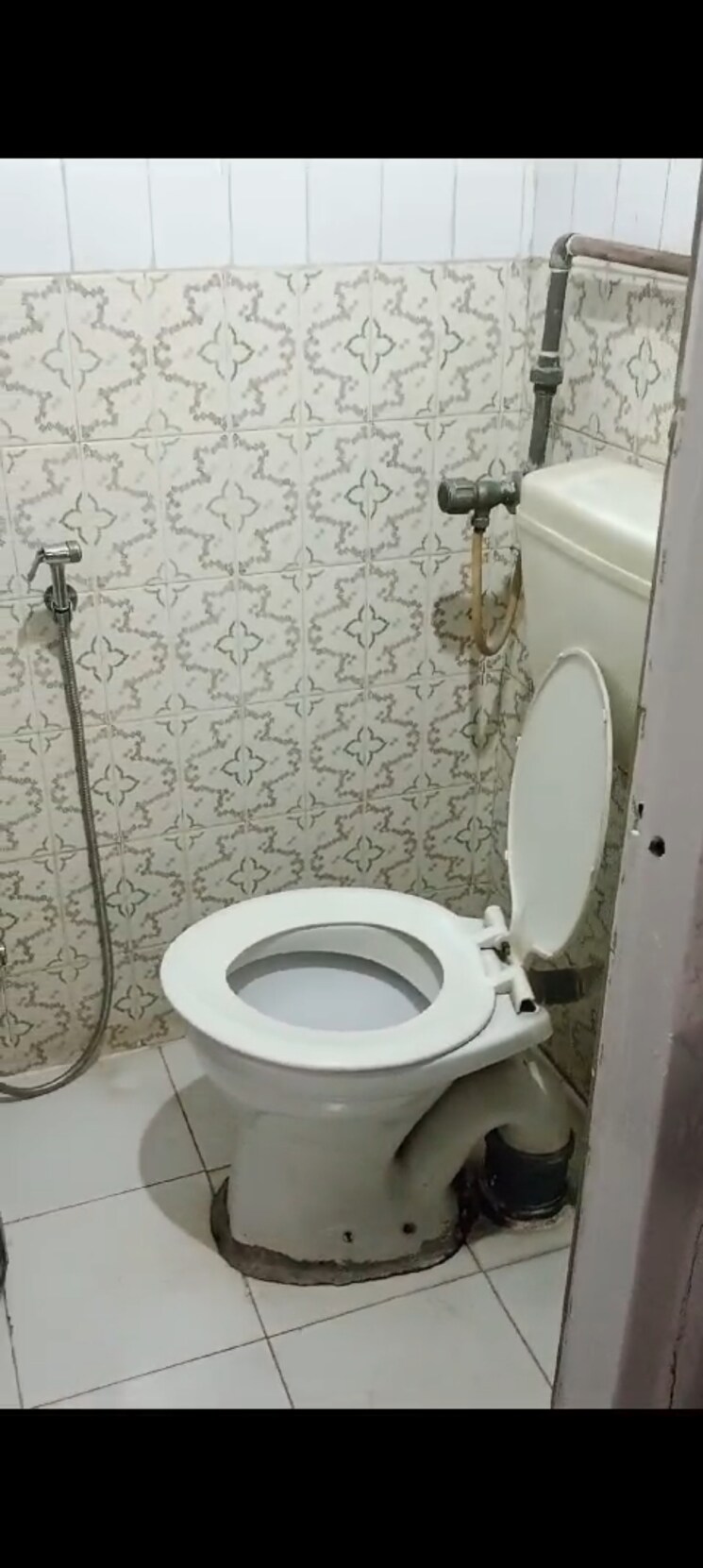 Bathroom, gurudatta-chs-sion-east 2 Bedroom 1000 Sq.Ft. Apartment In Sion East Mumbai 8785789