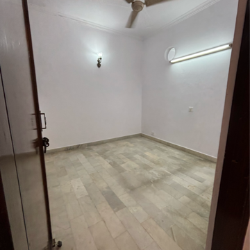 Room in 2 BHK Builder Floor at Malviya Nagar – for Rent