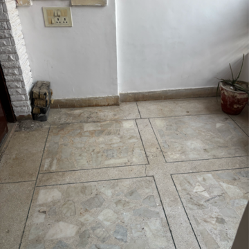 Parking in 2 BHK Builder Floor at Malviya Nagar – for Rent
