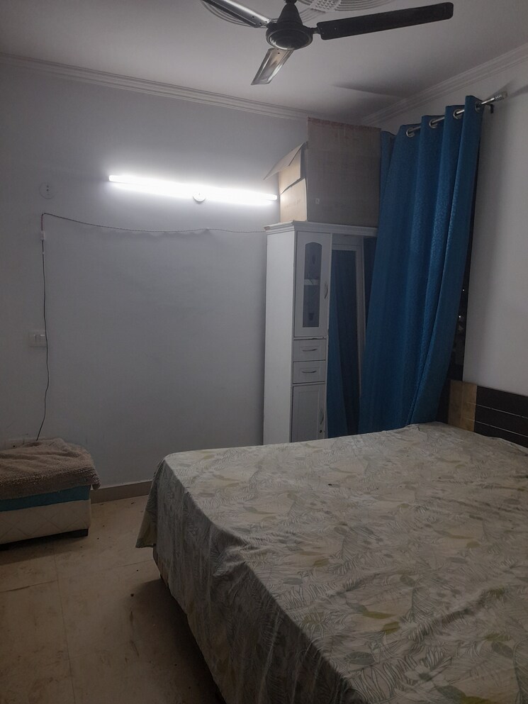 Room, srs-pearl-heights 2.5 Bedroom 1375 Sq.Ft. Apartment In Sector 87 Faridabad 8785841