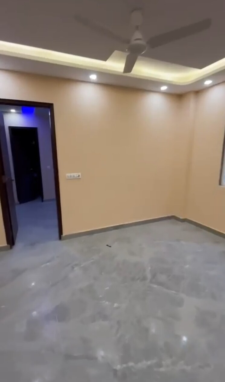 Room, patel nagar 2 Bedroom 1000 Sq.Ft. Builder Floor In Patel Nagar Delhi 8785846