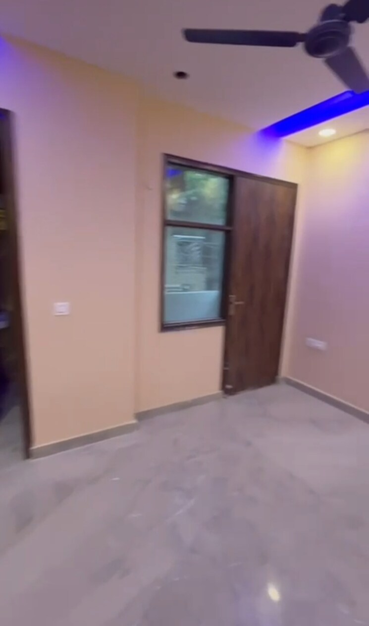 Room, patel nagar 2 Bedroom 1000 Sq.Ft. Builder Floor In Patel Nagar Delhi 8785846