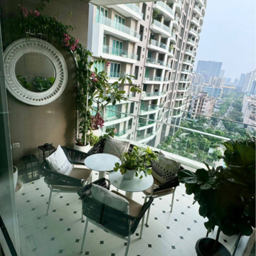 Team Area in 4 BHK Apartment at Windsor Grande Residences, Prakash Nagar – for Sale