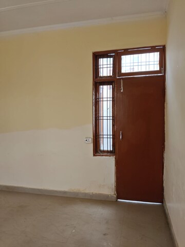 Room in 2 BHK Independent House at Chinhat – for Sale