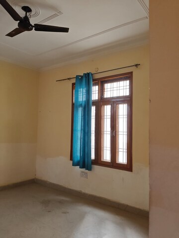 Room in 2 BHK Independent House at Chinhat – for Sale