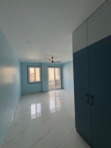 Room in 3 BHK Apartment at Eros Wembley Estate, Sector 50 – for Rent