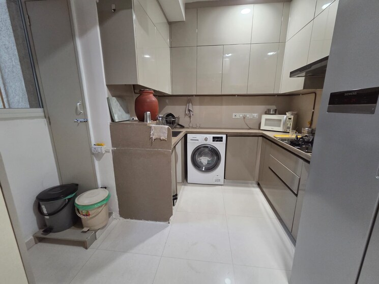 Kitchen, one-hiranandani-park 2.5 Bedroom 942 Sq.Ft. Apartment In Ghodbunder Road Thane 8785892