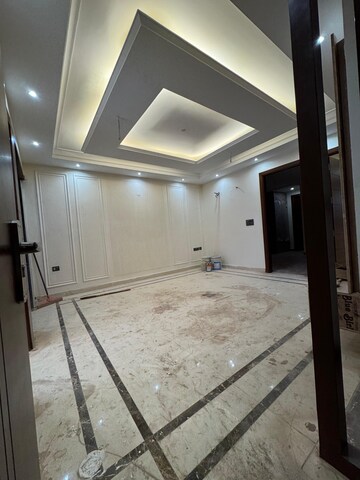 Building Lobby in 3 BHK Builder Floor at Sector 86 – for Sale
