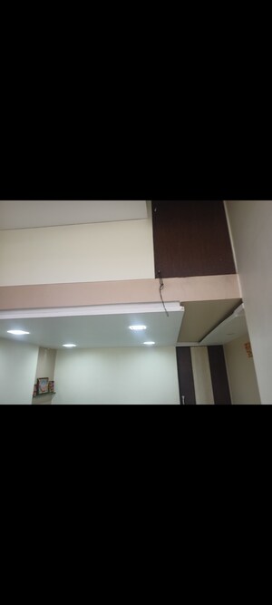  Shop For Sale in Prabhadevi