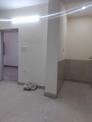 Room in 3 BHK Apartment at Sarita Vihar – for Sale