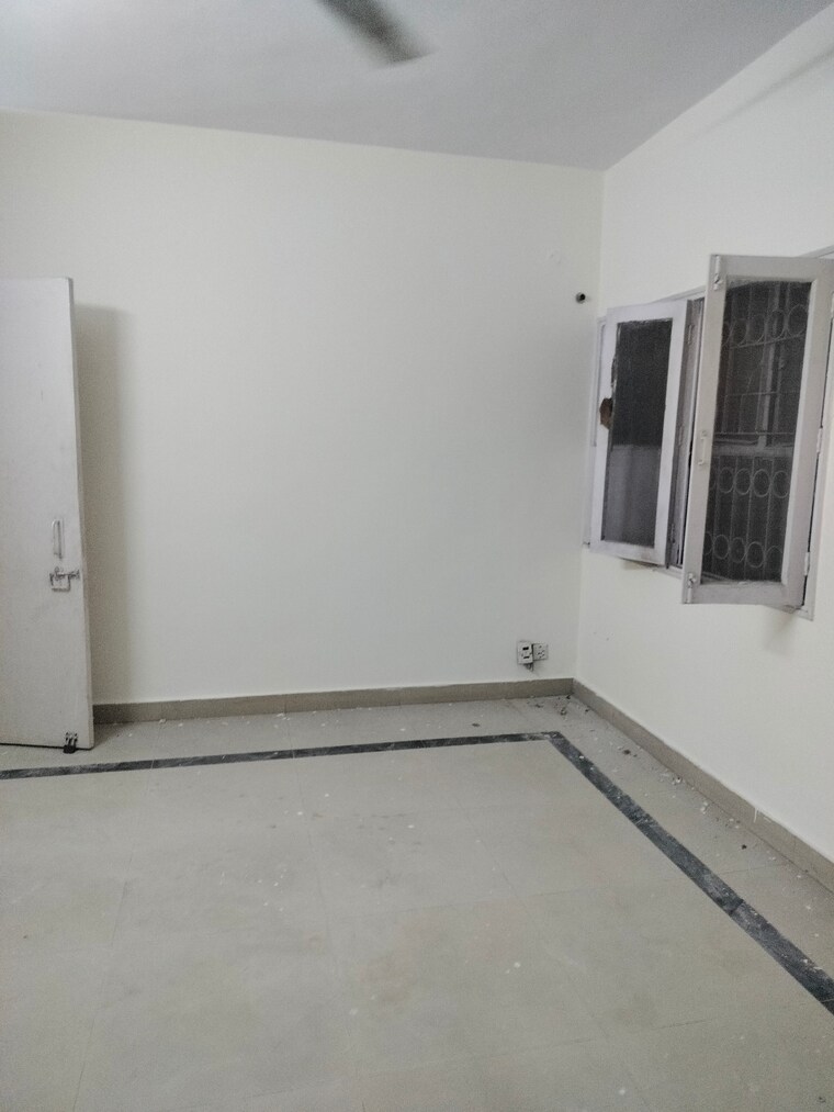 Room, sarita vihar 3 Bedroom 1600 Sq.Ft. Apartment In Sarita Vihar Delhi 8785928