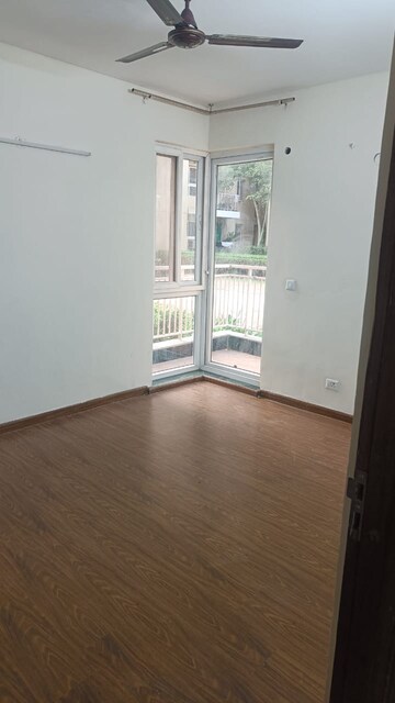 Room in 2 BHK Apartment at BPTP Spacio, Sector 37d – for Rent