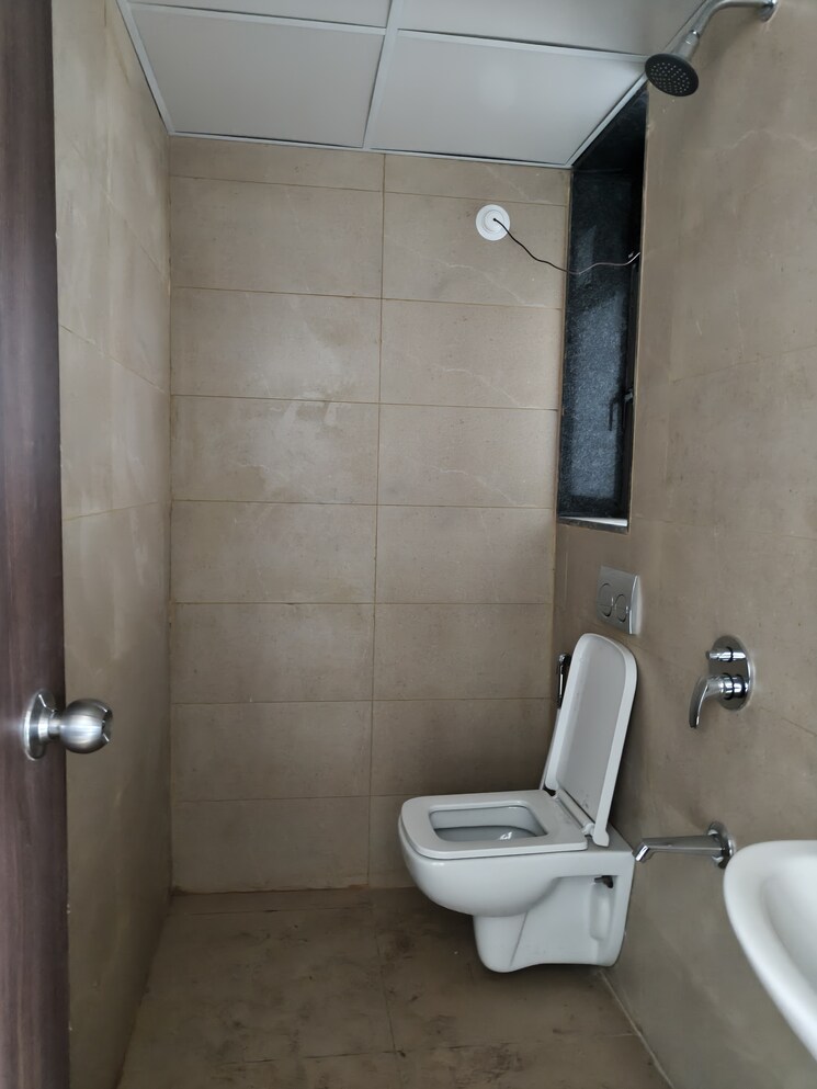 Attached Bathroom, runwal-eirene 1 Bedroom 635 Sq.Ft. Apartment In Balkum Pada Thane 8785953