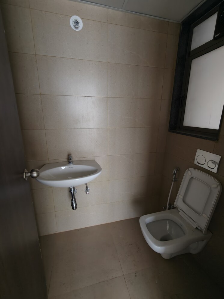 Bathroom, runwal-eirene 1 Bedroom 635 Sq.Ft. Apartment In Balkum Pada Thane 8785953