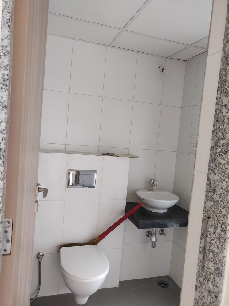 Bathroom, godrej-nirvaan 1 Bedroom 461 Sq.Ft. Apartment In Themghar Thane 8785961