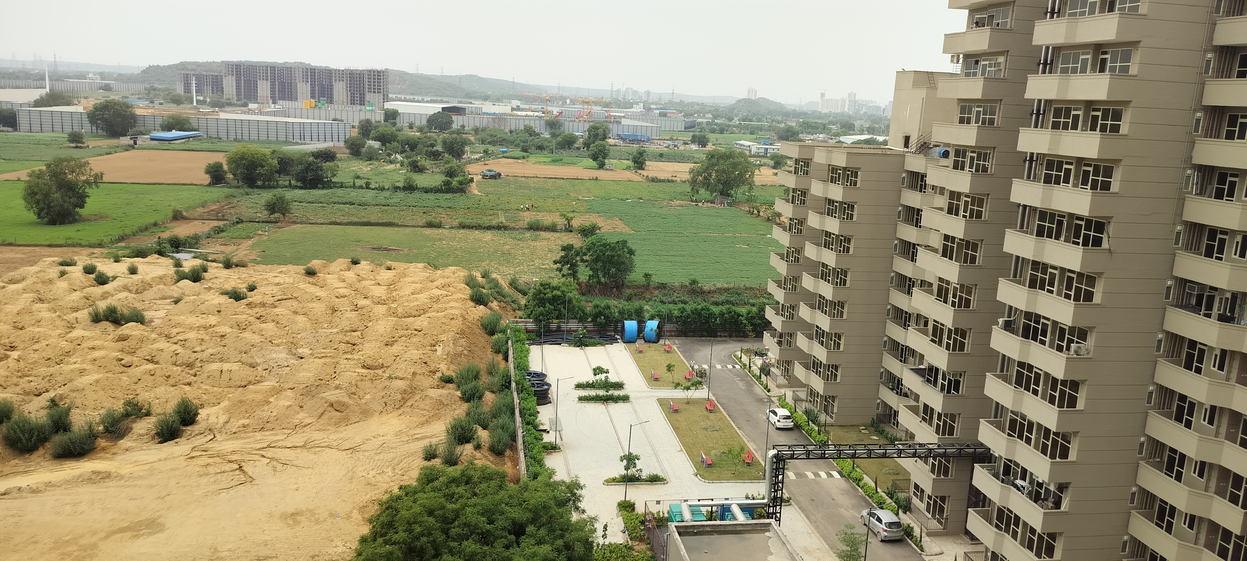 2 BHK + Extra Room Apartment For Rent in Pyramid Urban Homes