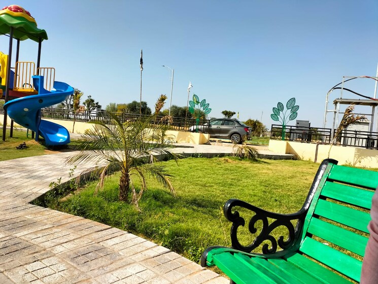 Garden, vatika  156 Sq.Yd. Plot In Vatika Jaipur 8785964