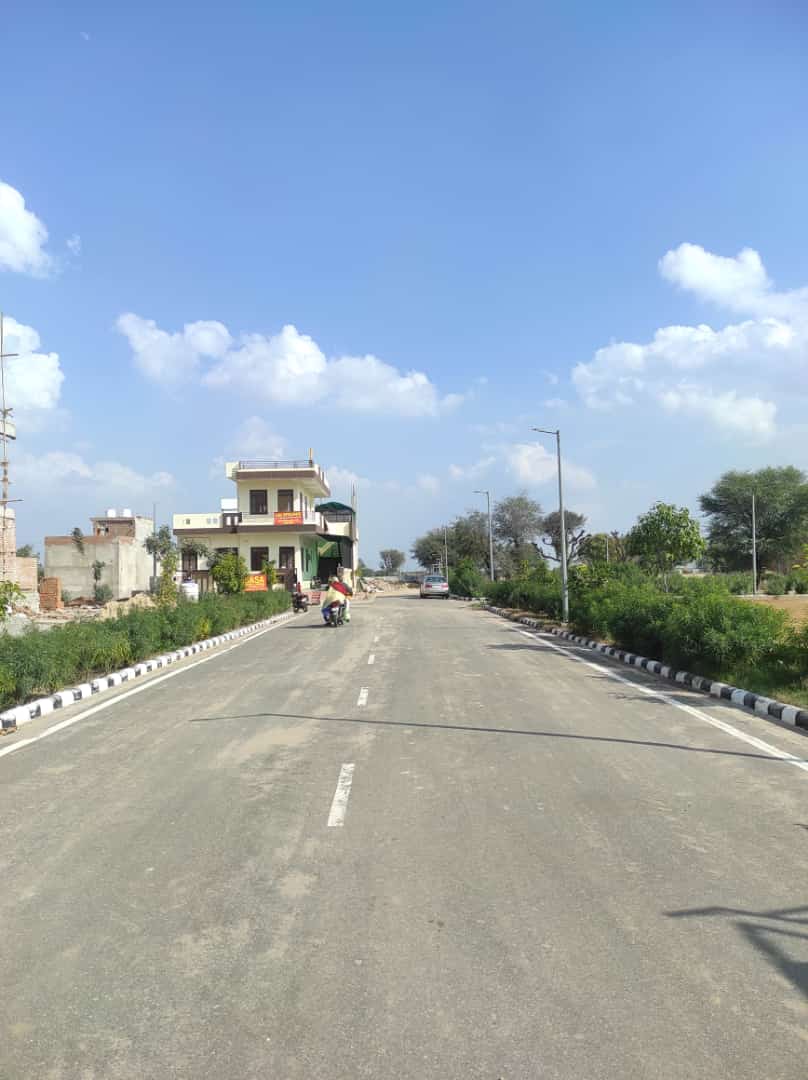 Plot For Sale in Empire City 