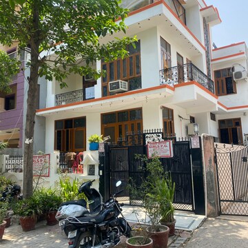  Pg For Rent in Alpha 1 Greater Noida