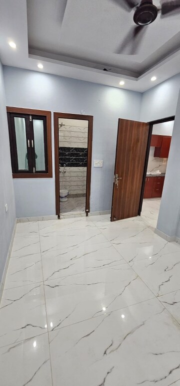 Master Bedroom in 3 BHK Builder Floor at APS Apartment, Indrapuram – for Rent
