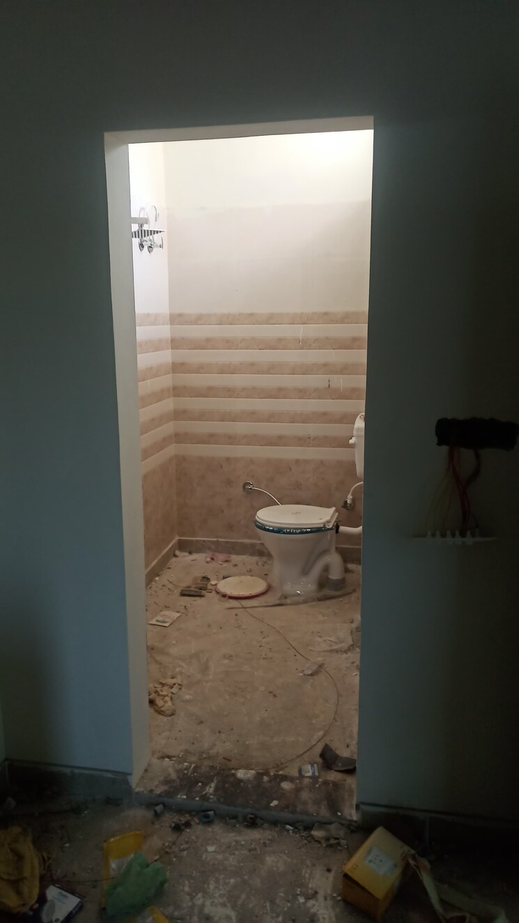Bathroom, ganga nagar 2 Bedroom 60 Sq.Yd. Independent House In Ganga Nagar Meerut 8786036