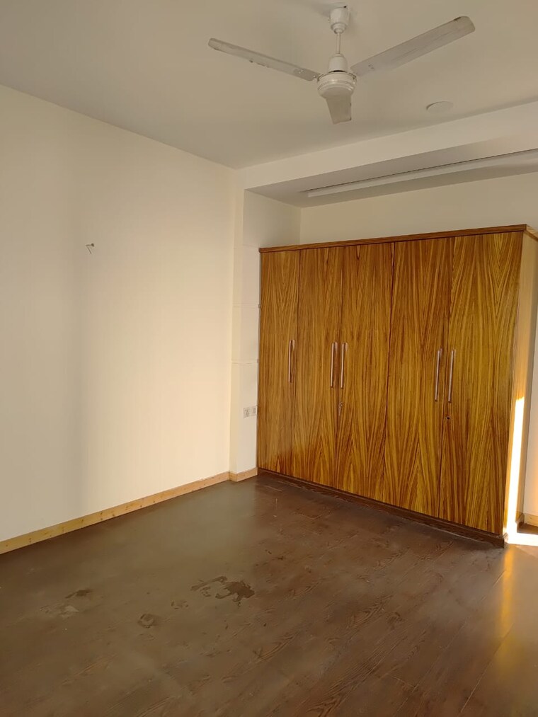 Room, uppal-southend 5 Bedroom 5500 Sq.Ft. Villa In Sector 49 Gurgaon 8786041