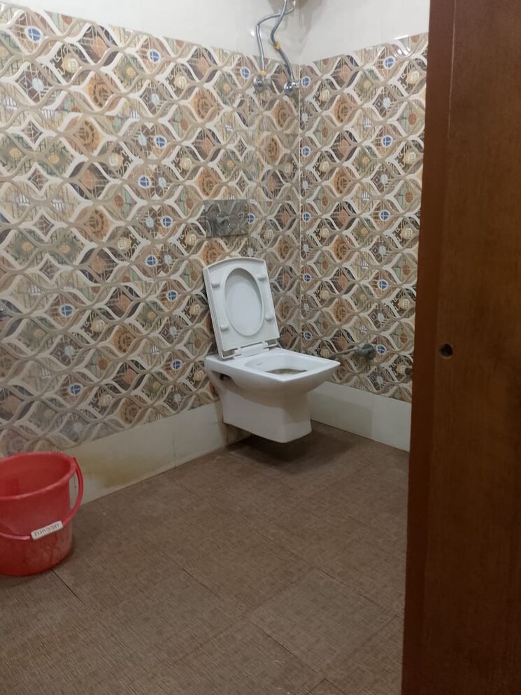 Bathroom, aliganj 2 Bedroom 680 Sq.Ft. Independent House In Aliganj Lucknow 8786095