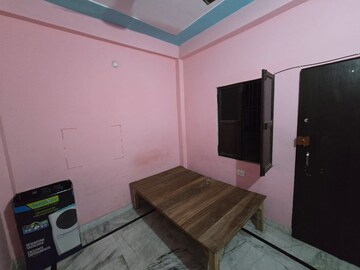 Living Room in 2 BHK Independent House at Aliganj – for Rent