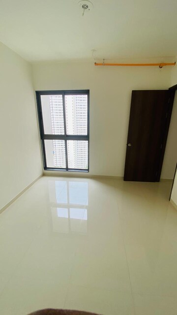 Room in 2 BHK Apartment at Runwal Eirene, Balkum Pada – for Rent