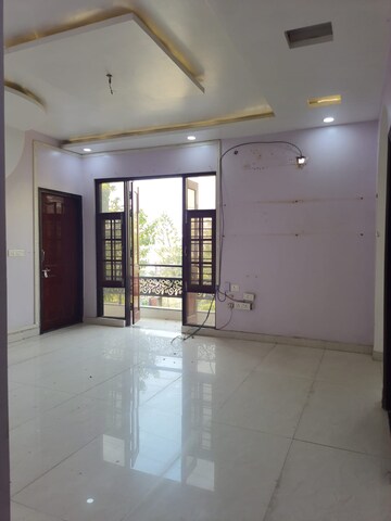 Room in 2 BHK Independent House at Gomti Nagar – for Rent