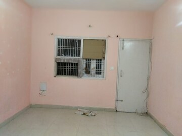 Room in 2 BHK Independent House at Gomti Nagar – for Rent