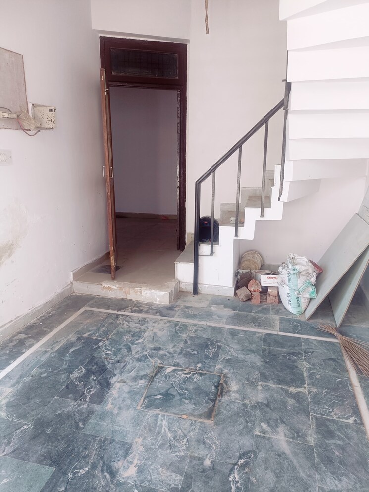 Room, kursi road 3 Bedroom 1500 Sq.Ft. Independent House In Kursi Road Lucknow 8786144
