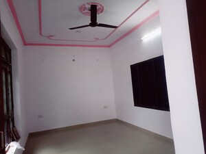 Room in 3 BHK Independent House at Kursi Road – for Sale