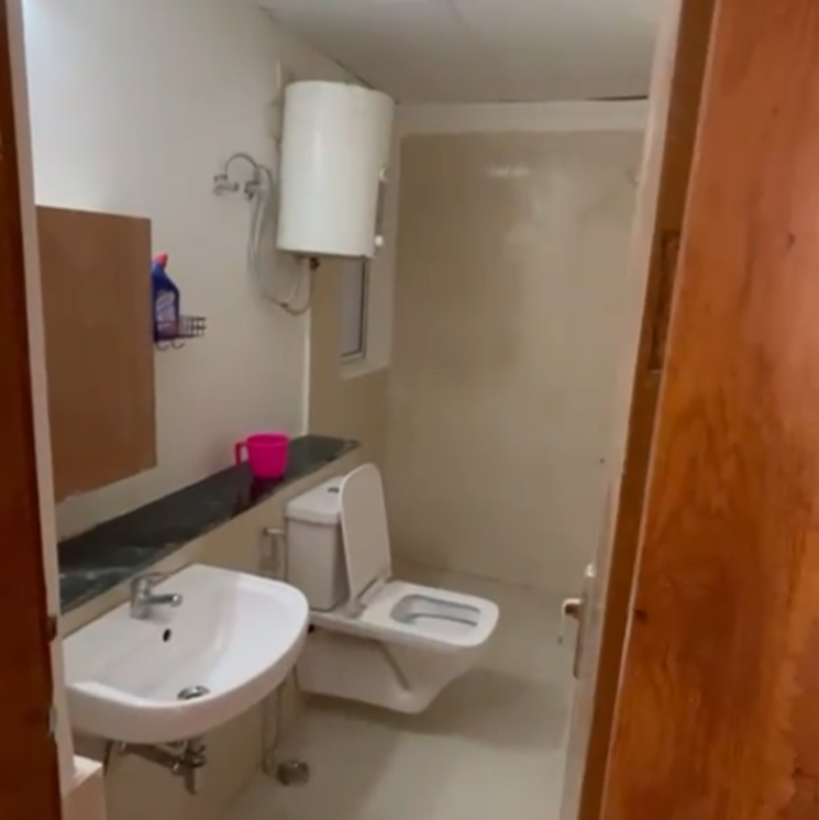 Bathroom, jaypee-greens-kosmos 2 Bedroom 950 Sq.Ft. Apartment In Sector 134 Noida 8786148