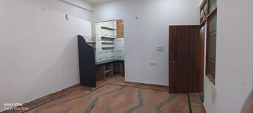 Room in 3.5 BHK Apartment at Kursi Road – for Rent