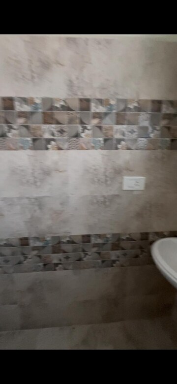 Bathroom in 3.5 BHK Apartment at Kursi Road – for Rent