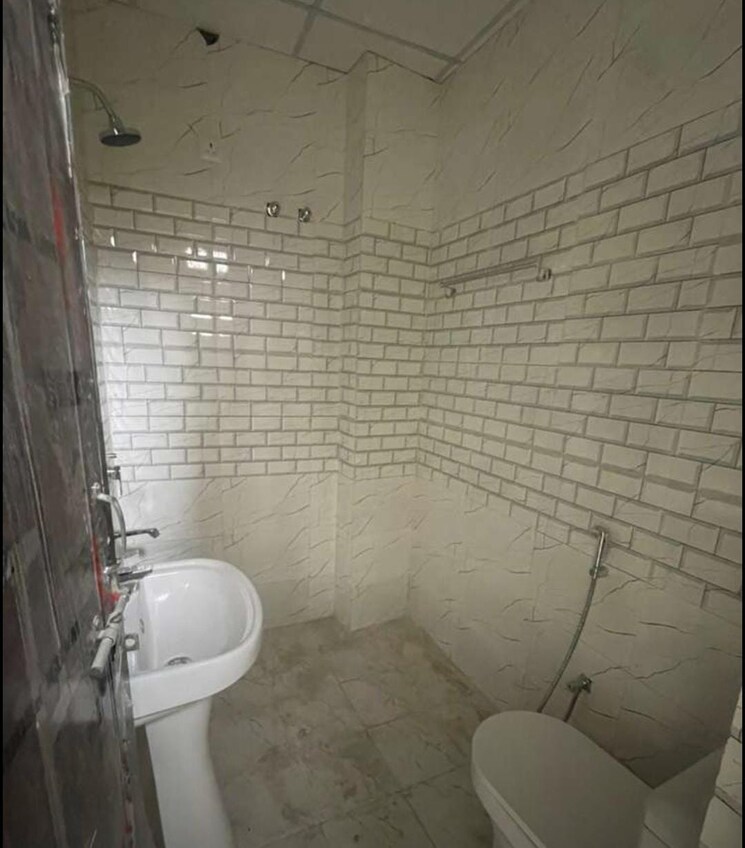 Bathroom, gomti nagar 3 Bedroom 1550 Sq.Ft. Apartment In Gomti Nagar Lucknow 8786197