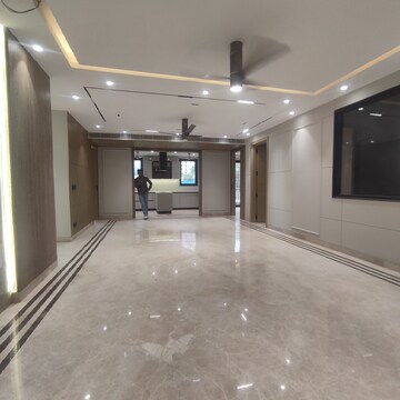 Building Lobby in 4 BHK Builder Floor at Unitech Woodstock Floors, Sector 50 – for Sale
