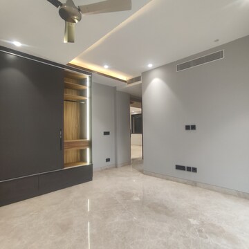 Furnished Amenities in 4 BHK Builder Floor at Unitech Woodstock Floors, Sector 50 – for Sale