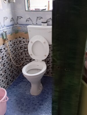 Bathroom in 1 BHK Apartment at Andheri East – for Sale