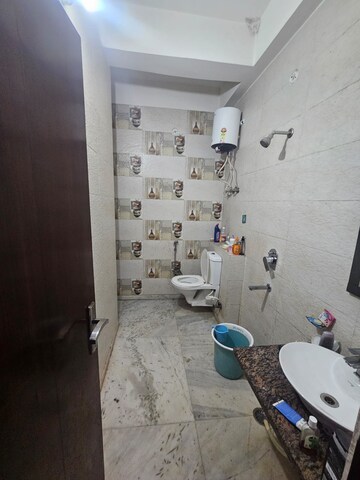 Bathroom in 2 BHK Builder Floor at Sector 45 – for Rent