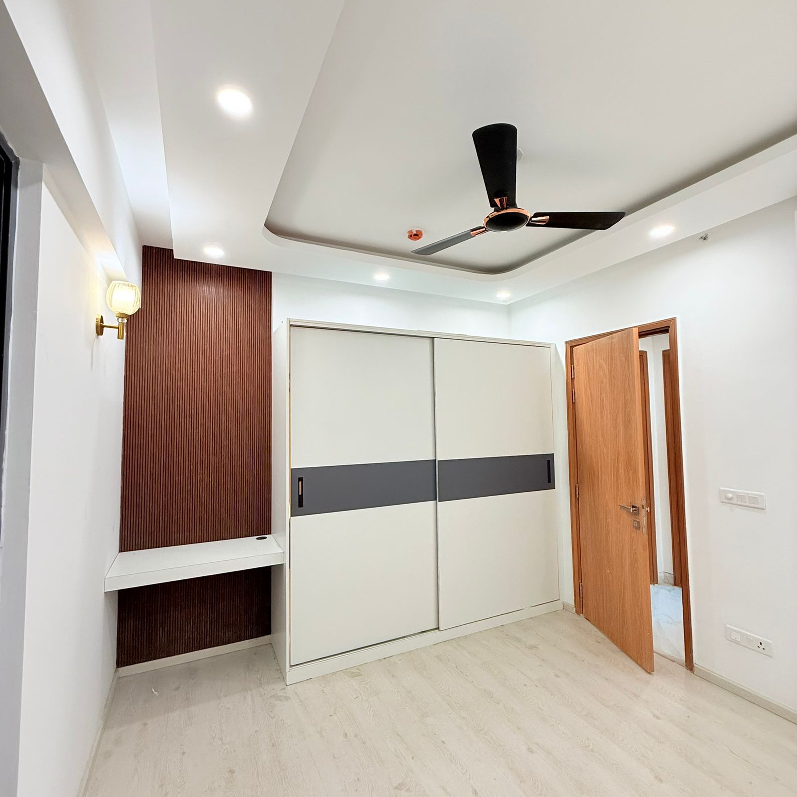 4 BHK + Pooja Room Apartment For Sale in Unitech The Close South