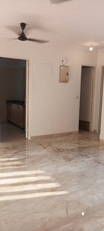 Room in 2 BHK Apartment at Kukreja Residency, Chembur – for Rent