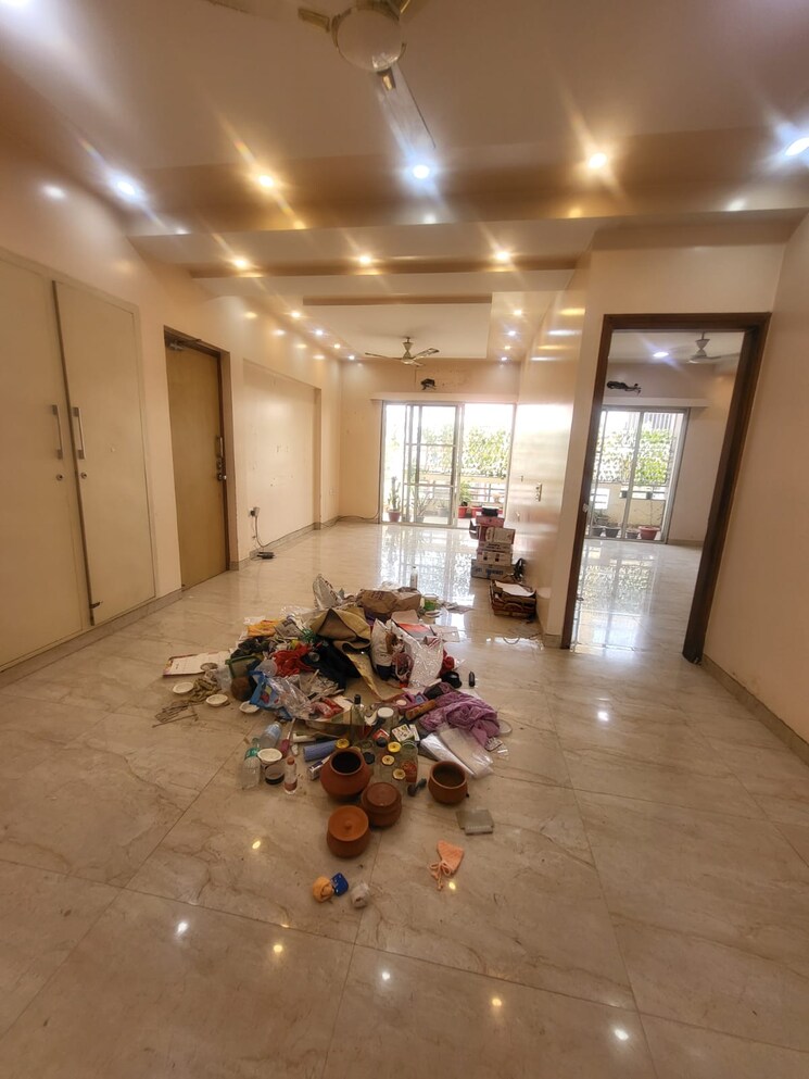  Parking, emaar-gurgaon-greens 3 Bedroom 1650 Sq.Ft. Apartment In Sector 102 Gurgaon 8786241