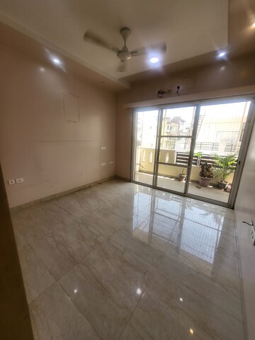 Room in 3 BHK Apartment at Emaar Gurgaon Greens, Sector 102 – for Rent