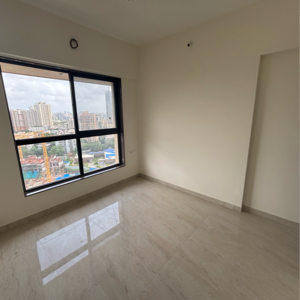 Room in 1 BHK Apartment at Western Express Highway – for Sale